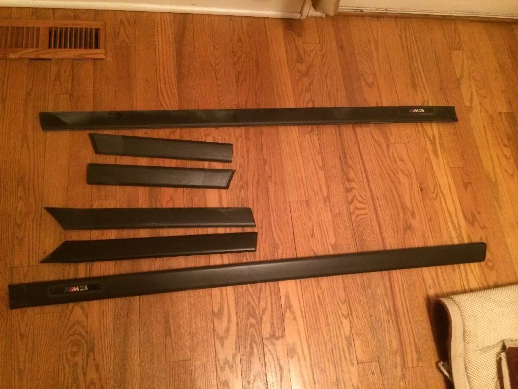 E36 FT BMW M3 side moldings coupe.